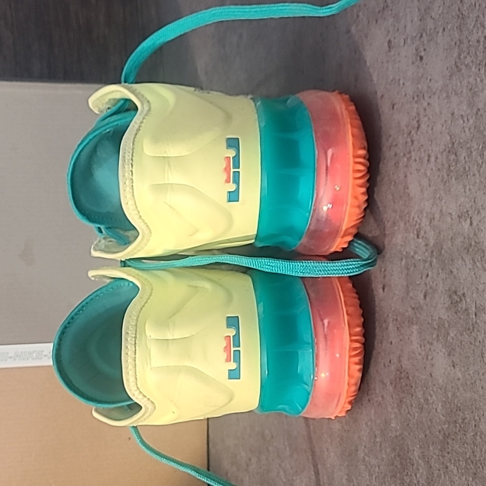 lebron 18 mango